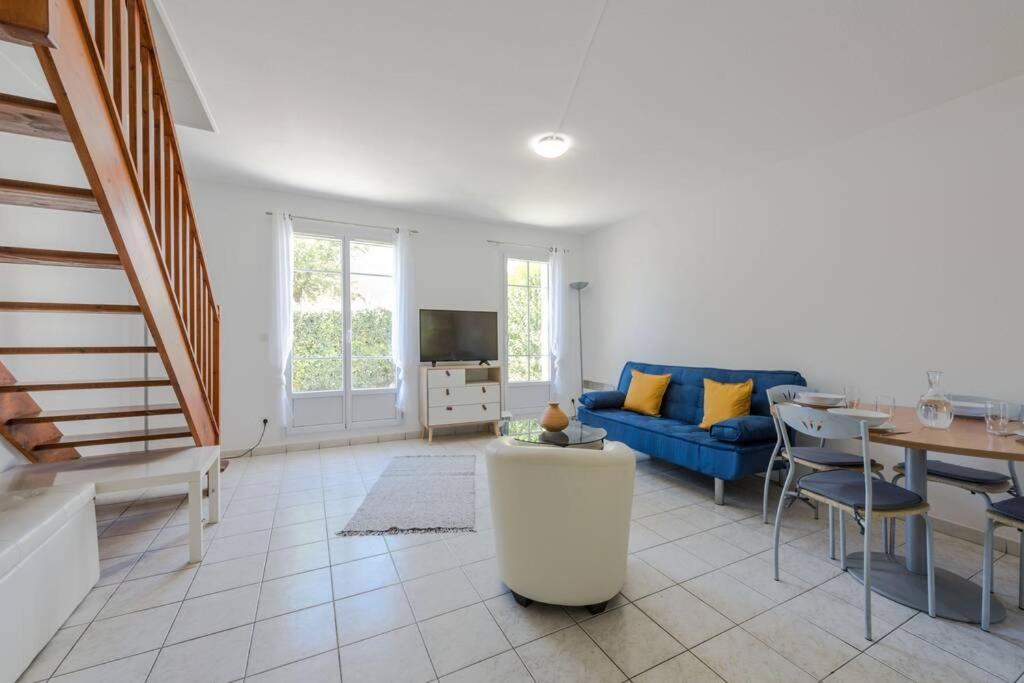 Guest House III Magny-le-Hongre Exterior photo